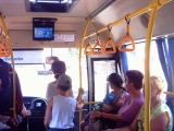 Видеореклама на видеомониторах в автобусах и супермаркетах